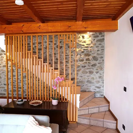 Nyaraló Rustico Casa Marie Mit Seeblick-dachterasse *