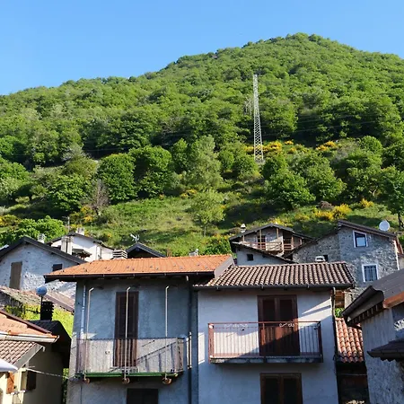 Nyaraló Rustico Casa Marie Mit Seeblick-dachterasse *