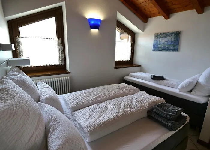 Rustico Casa Marie Mit Seeblick-dachterasse Nyaraló